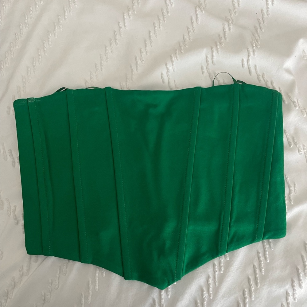 Green corset top

39mine boutique